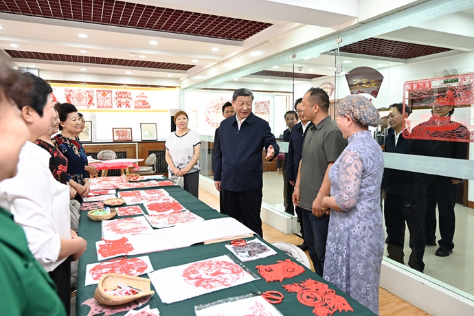 習(xí)近平在寧夏考察